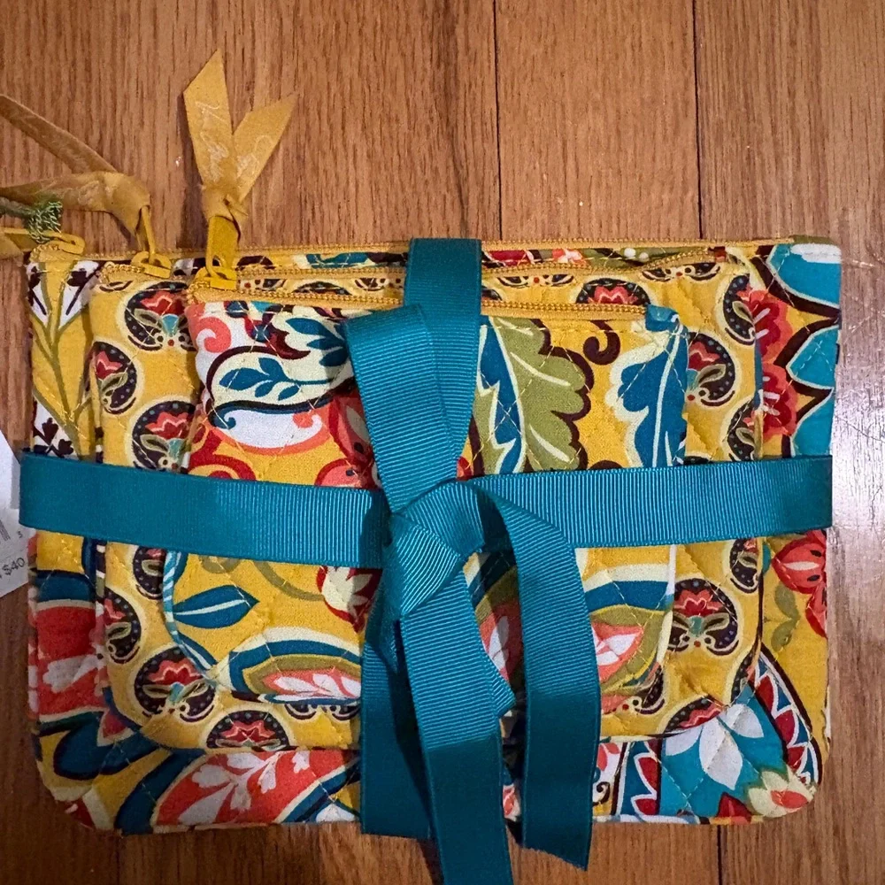 NWT Colorful Patterned Vera Bradley Cosmetic Bag Set - Picture 2 of 6